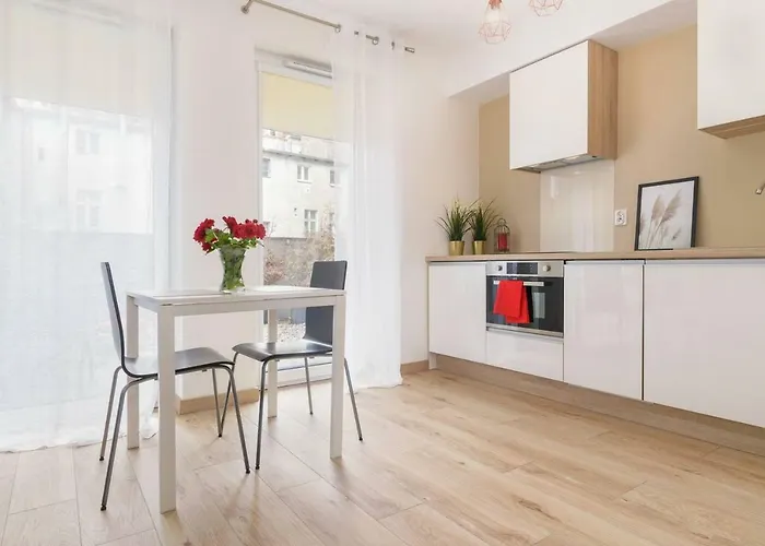 Good Time Centrum Strzelecka A 포즈난